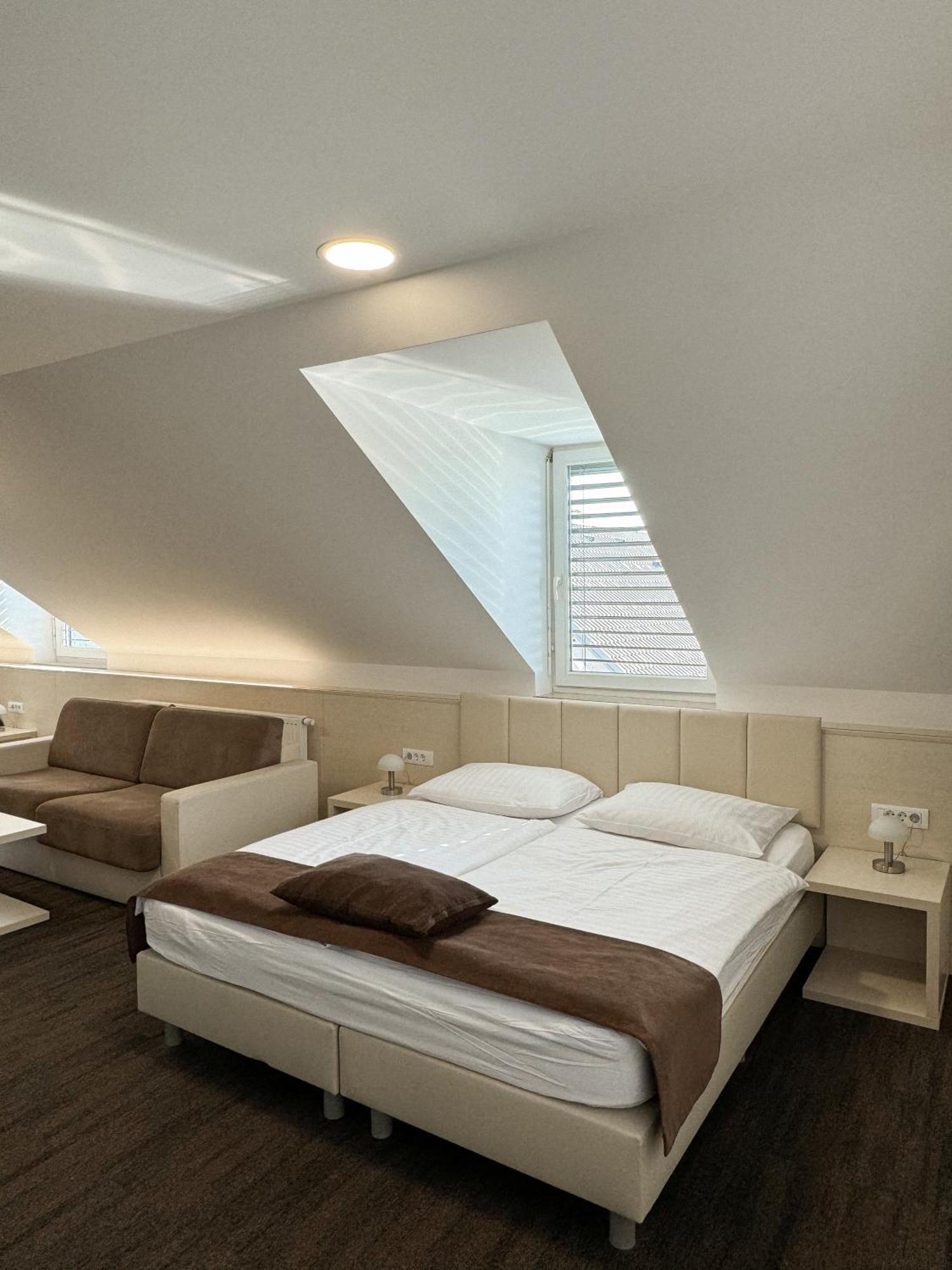 Hisa Ales 3* Kranj