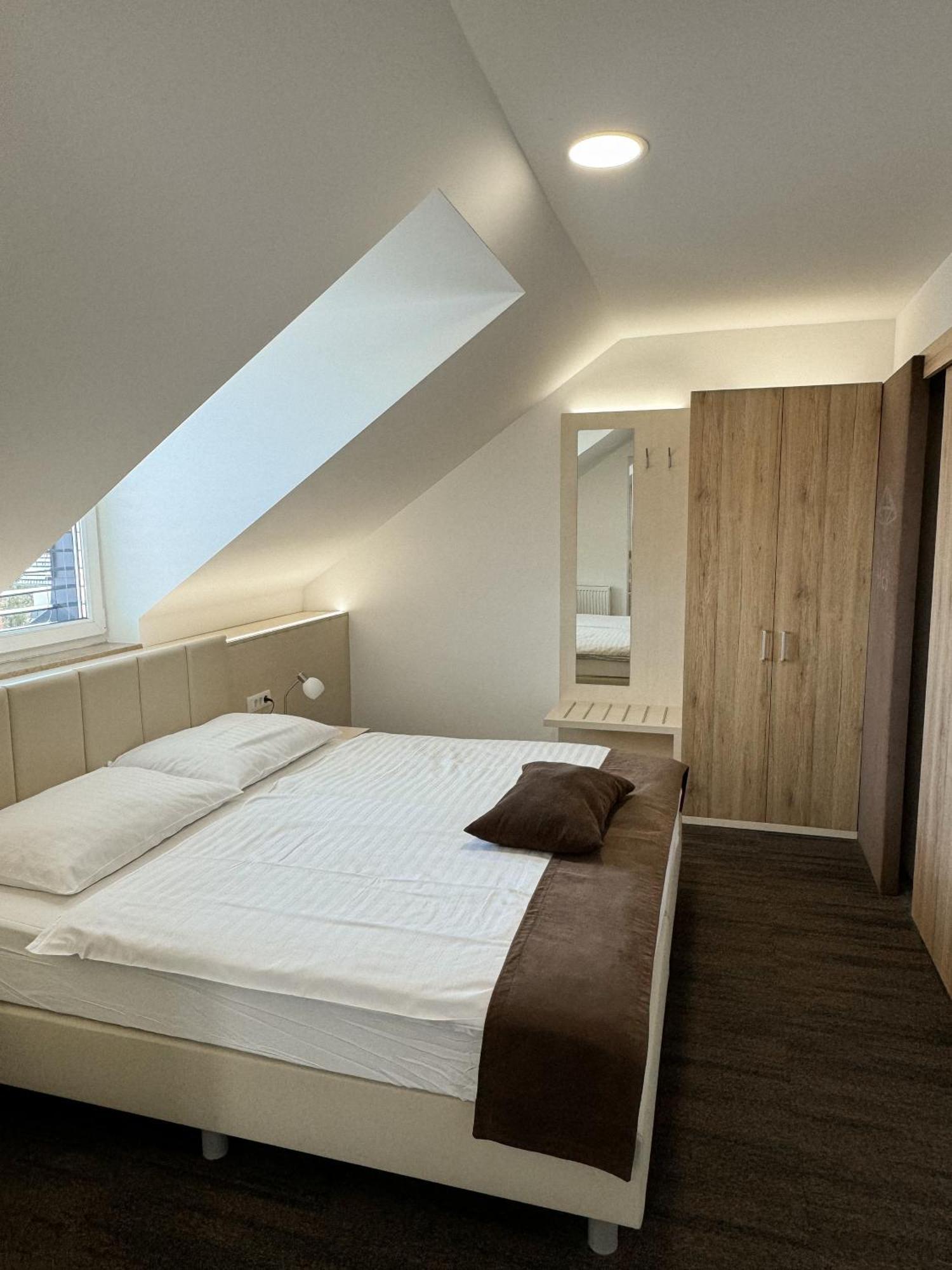 Hisa Ales 3* Kranj