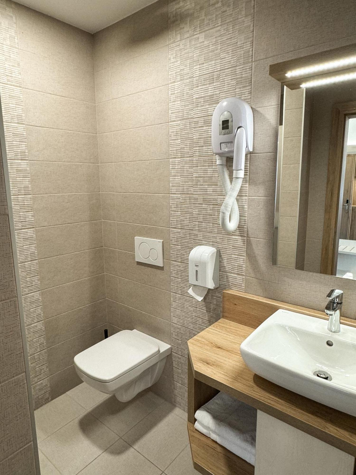 Hisa Ales 3* Kranj